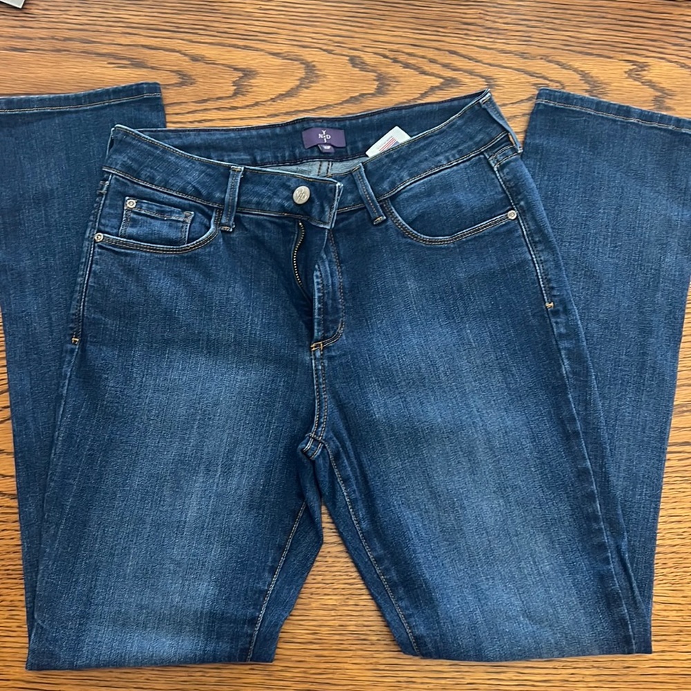 Like new. NYDJ Boyfriend style size 10P. No rips, tears, stains or fading